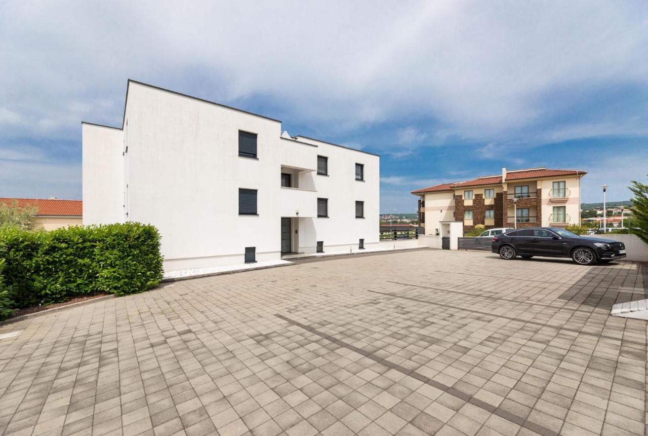 Casa Bella Apartment Malinska Ngoại thất bức ảnh