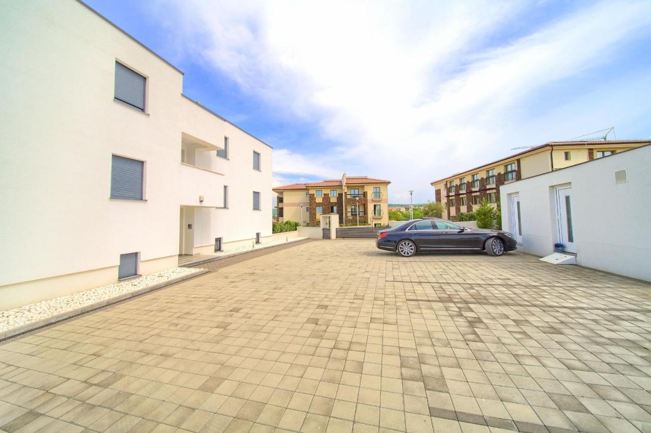 Casa Bella Apartment Malinska Ngoại thất bức ảnh